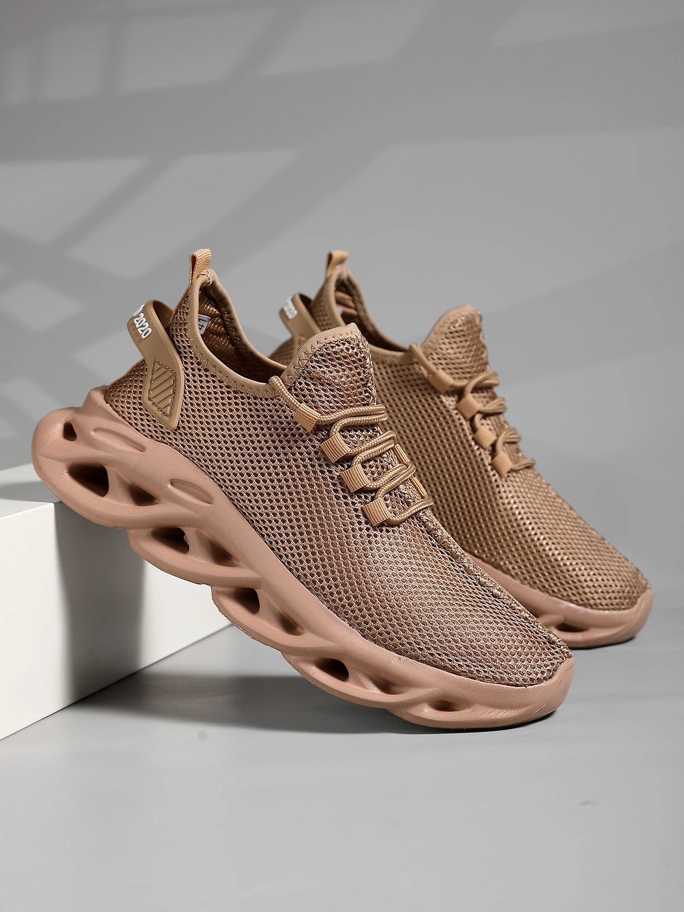 Men's Lightweight Running Sneakers with Breathable Mesh